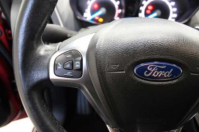 Ford B-Max Titanium 1.0l EcoBoost/PDC/KLIMA/WINTER-P/