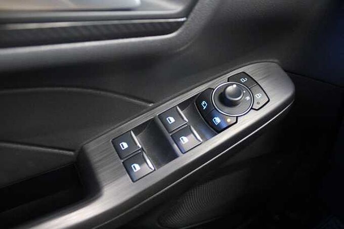 Ford Kuga 2.5l FHEV ST-Line, KAMERA/NAVI/LED