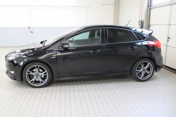 Ford Focus Lim. ST-Line 1.5l/NAVI/KAMERA/SHZ/PDC/TEMP