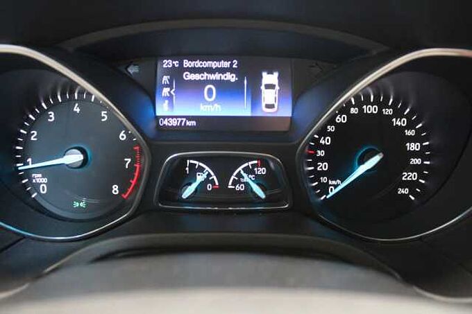 Ford Focus Lim. ST-Line 1.5l/NAVI/KAMERA/SHZ/PDC/TEMP
