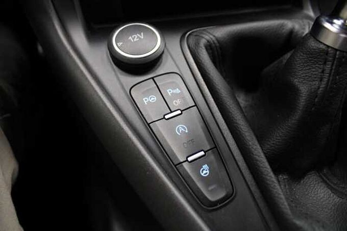 Ford Focus Lim. ST-Line 1.5l/NAVI/KAMERA/SHZ/PDC/TEMP