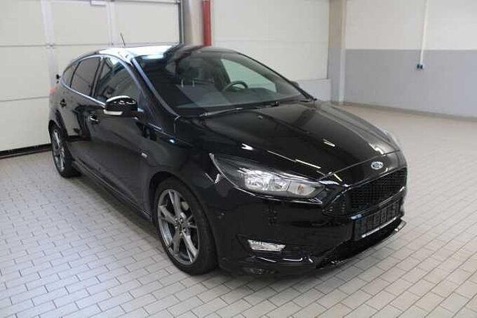 Ford Focus Lim. ST-Line 1.5l/NAVI/KAMERA/SHZ/PDC/TEMP