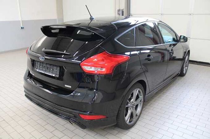 Ford Focus Lim. ST-Line 1.5l/NAVI/KAMERA/SHZ/PDC/TEMP