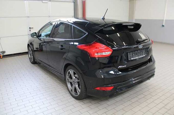 Ford Focus Lim. ST-Line 1.5l/NAVI/KAMERA/SHZ/PDC/TEMP
