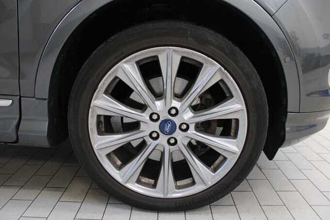 Ford Kuga Vignale 2.0l Auto. /ACC/KAMERA/PANO/MEMORY/