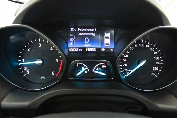 Ford Kuga Vignale 2.0l Auto. /ACC/KAMERA/PANO/MEMORY/