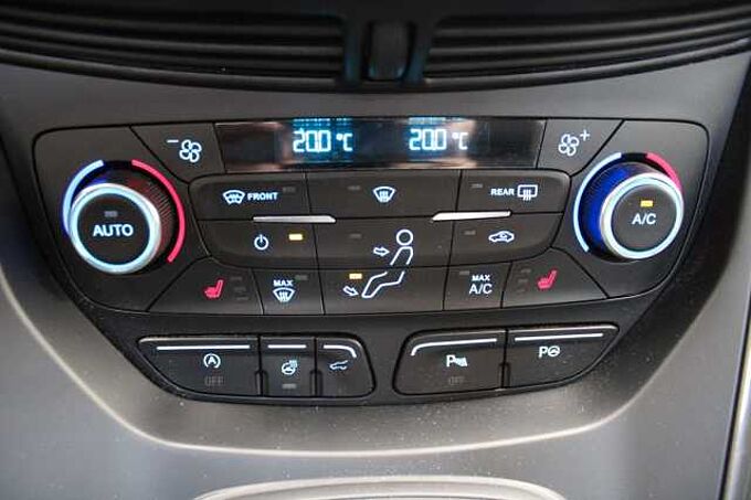 Ford Kuga Vignale 2.0l Auto. /ACC/KAMERA/PANO/MEMORY/