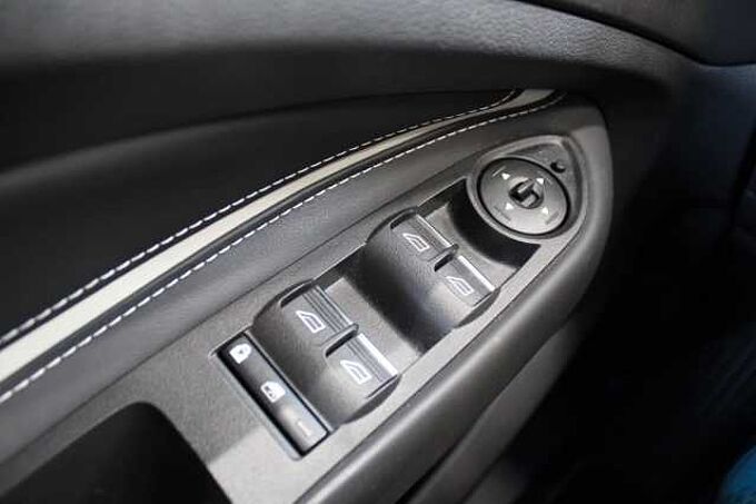 Ford Kuga Vignale 2.0l Auto. /ACC/KAMERA/PANO/MEMORY/