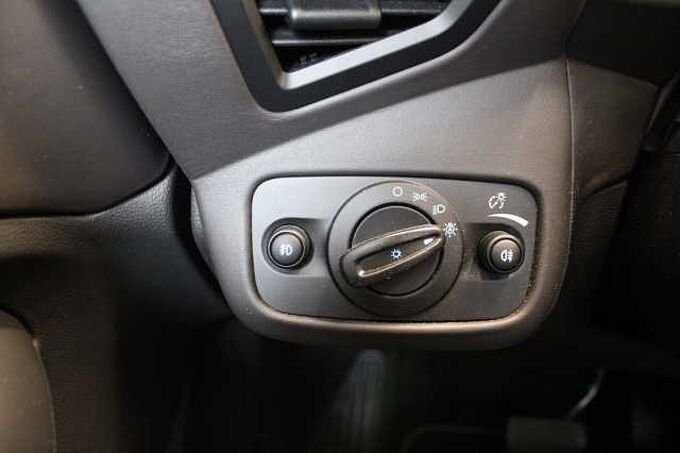 Ford Kuga Vignale 2.0l Auto. /ACC/KAMERA/PANO/MEMORY/