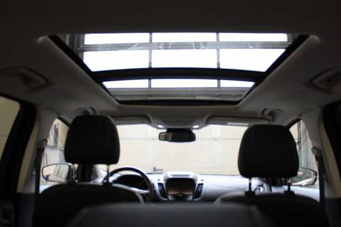 Ford Kuga Vignale 2.0l Auto. /ACC/KAMERA/PANO/MEMORY/