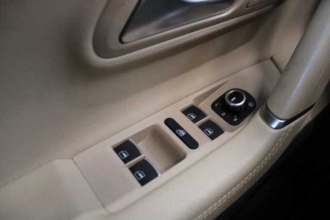 Volkswagen CC 2.0l TDI 4Motion Auto./R-LINE/NAVI/ACC/AHK/