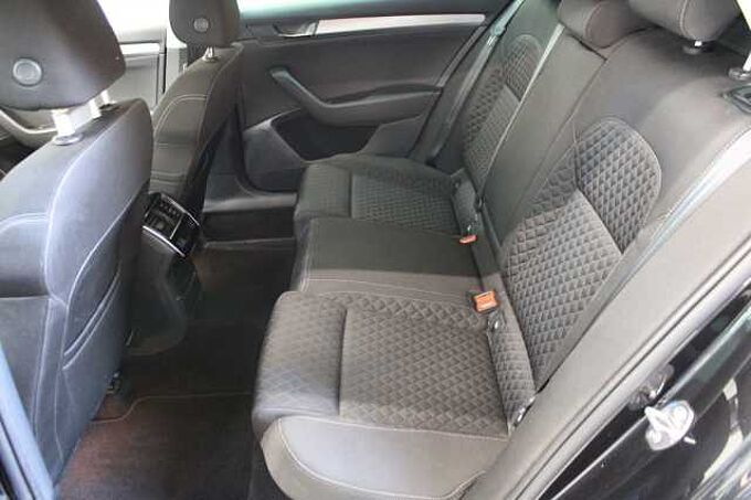 SKODA Superb Combi Style 2.0l TDI Auto./NAVI/ACC/AHK