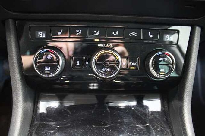SKODA Superb Combi Style 2.0l TDI Auto./NAVI/ACC/AHK