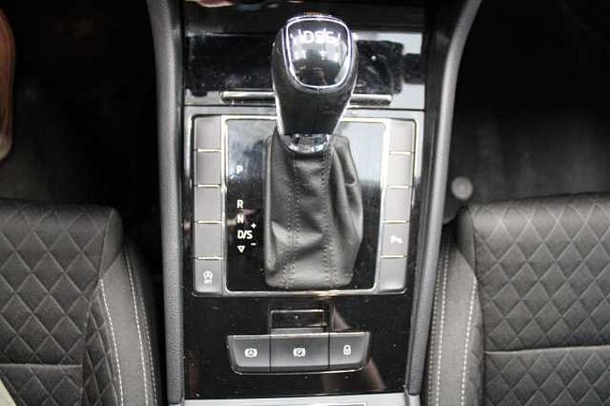 SKODA Superb Combi Style 2.0l TDI Auto./NAVI/ACC/AHK