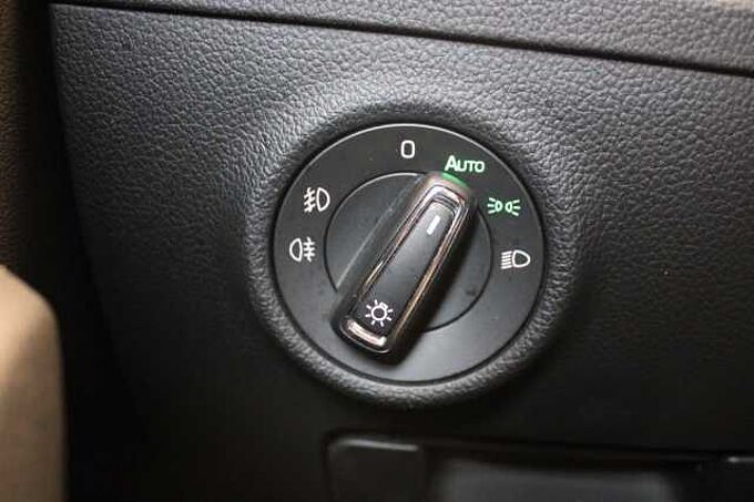 SKODA Superb Combi Style 2.0l TDI Auto./NAVI/ACC/AHK