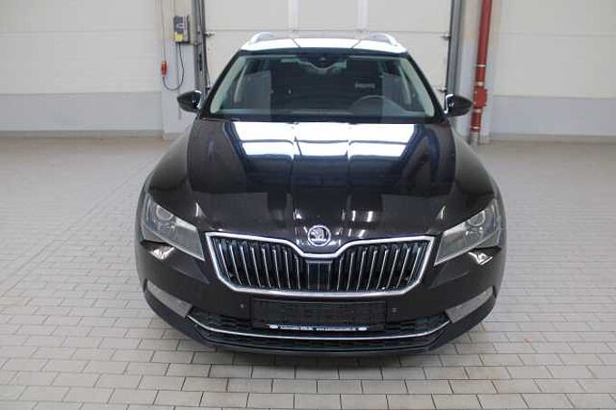 SKODA Superb Combi Style 2.0l TDI Auto./NAVI/ACC/AHK