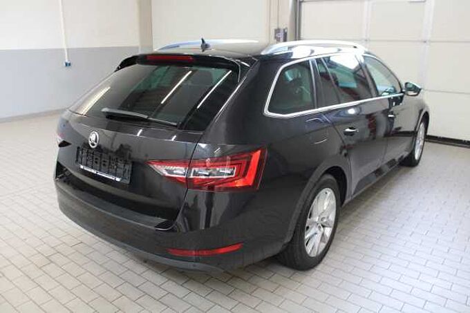SKODA Superb Combi Style 2.0l TDI Auto./NAVI/ACC/AHK