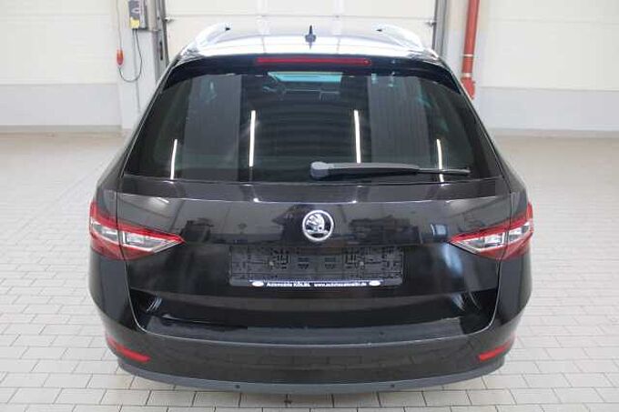 SKODA Superb Combi Style 2.0l TDI Auto./NAVI/ACC/AHK
