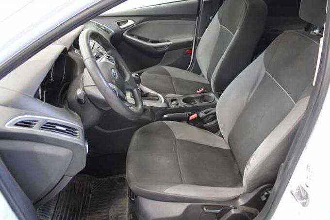 Ford Focus Turnier Trend 1.6l TDCI/AHK/KLIMA/RADIO