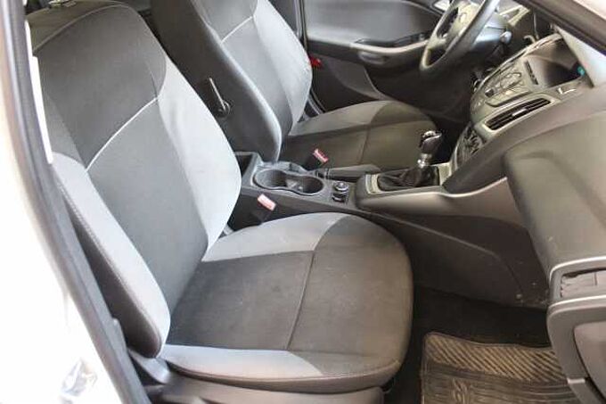 Ford Focus Turnier Trend 1.6l TDCI/AHK/KLIMA/RADIO