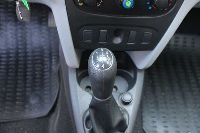 Dacia Logan MCV II Kombi Essentiel 1.2l / Radio /