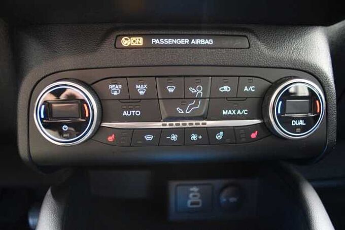 Ford Kuga Titanium 1.5l EcoBoost/ACC/NAVI/KAMERA/LED/
