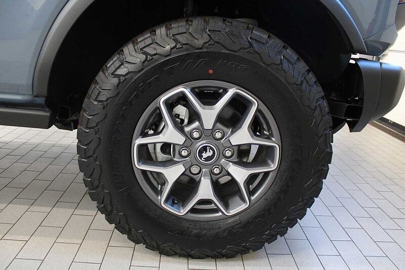 Ford Bronco Badlands 2.7 V6 e-4WD First Edition, NAVI