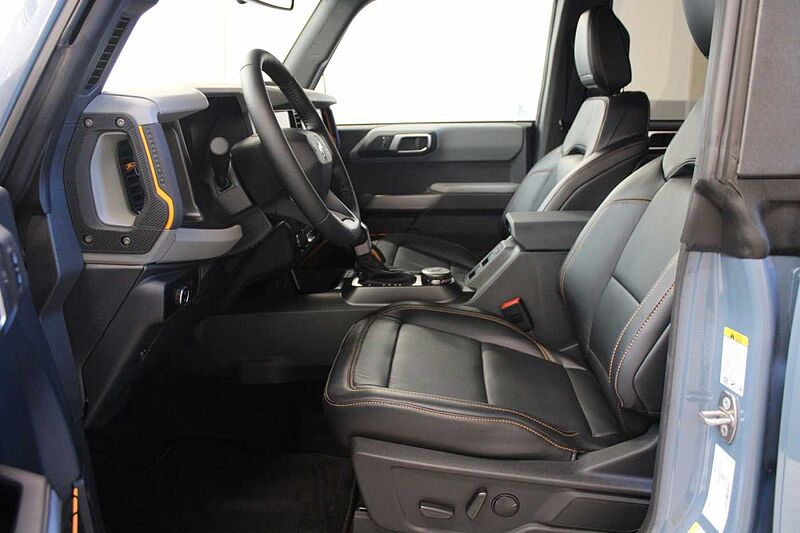 Ford Bronco Badlands 2.7 V6 e-4WD First Edition, NAVI