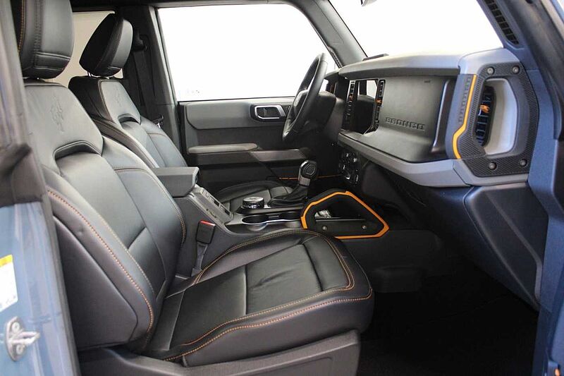 Ford Bronco Badlands 2.7 V6 e-4WD First Edition, NAVI