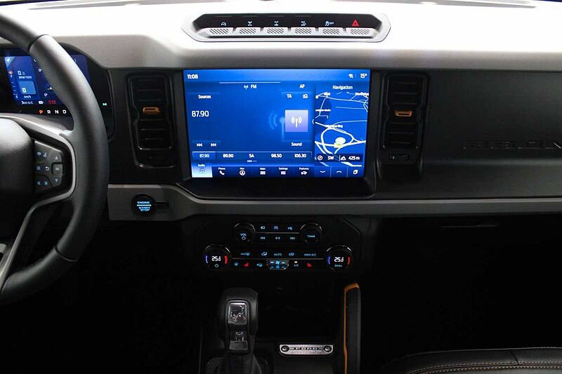 Ford Bronco Badlands 2.7 V6 e-4WD First Edition, NAVI