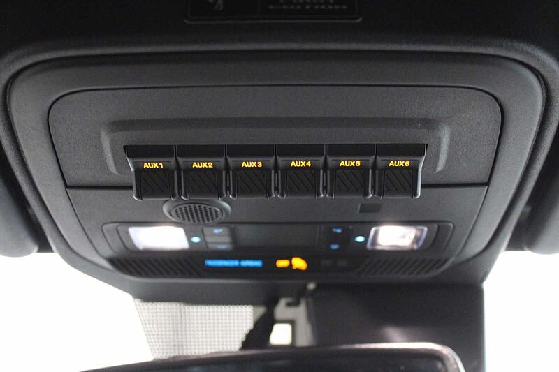 Ford Bronco Badlands 2.7 V6 e-4WD First Edition, NAVI