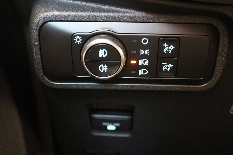 Ford Bronco Badlands 2.7 V6 e-4WD First Edition, NAVI