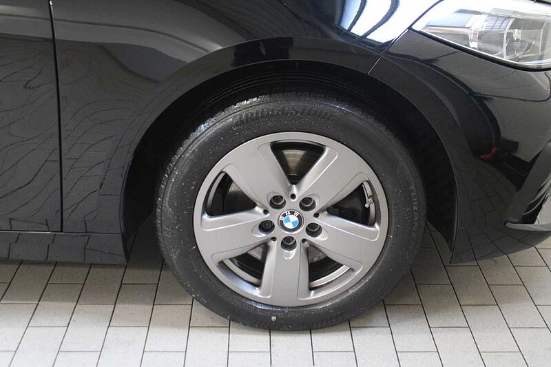 BMW 118 d Limo. Advantage /LED/LIVE-COCKPIT-PLUS/PDC/