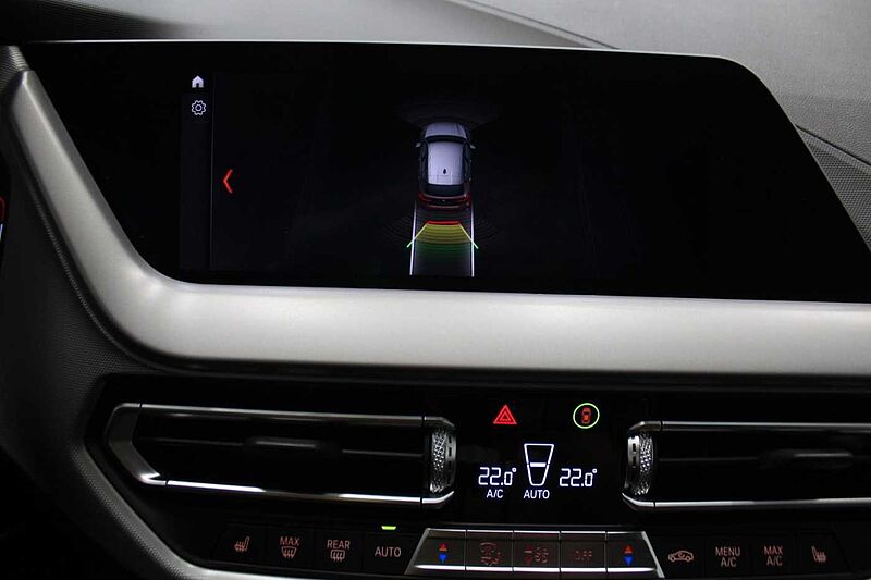 BMW 118 d Limo. Advantage /LED/LIVE-COCKPIT-PLUS/PDC/