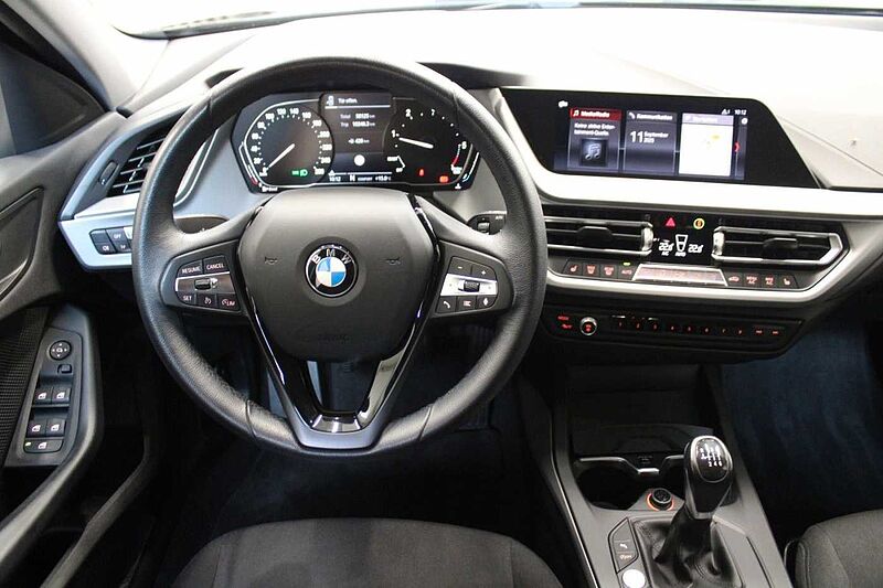 BMW 118 d Limo. Advantage /LED/LIVE-COCKPIT-PLUS/PDC/