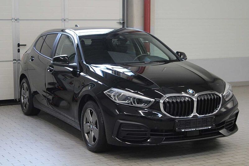 BMW 118 d Limo. Advantage /LED/LIVE-COCKPIT-PLUS/PDC/
