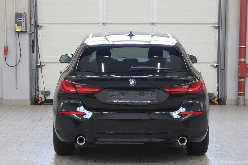 BMW 118 d Limo. Advantage /LED/LIVE-COCKPIT-PLUS/PDC/