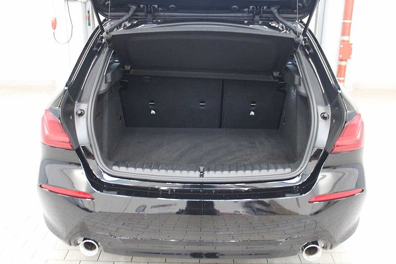 BMW 118 d Limo. Advantage /LED/LIVE-COCKPIT-PLUS/PDC/