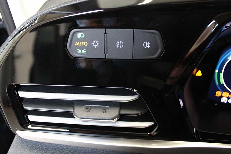 Ford Tourneo Connect L1 Titanium PHEV Auto. , LED/SHZ