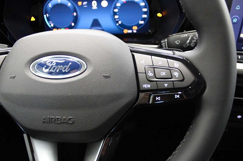 Ford Tourneo Connect L1 Titanium Auto. , LED/NAVI/SHZ