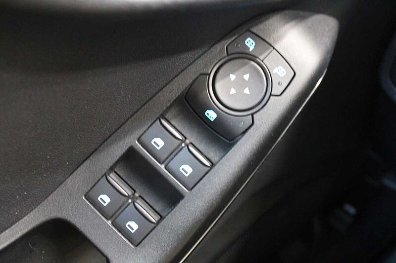 Ford Fiesta Titanium 1.0l MHEV/KAMERA/SHZ/LED/AHK/