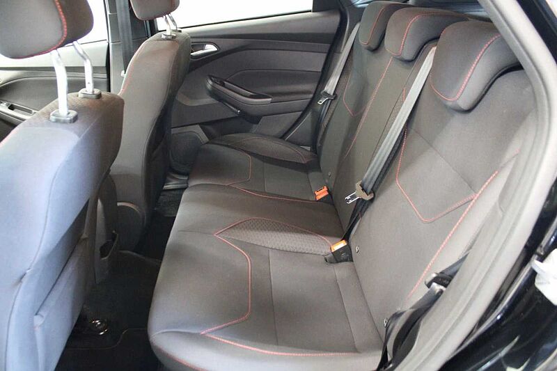 Ford Focus Lim. ST-Line 1.5l/NAVI/KAMERA/SHZ/PDC/TEMP