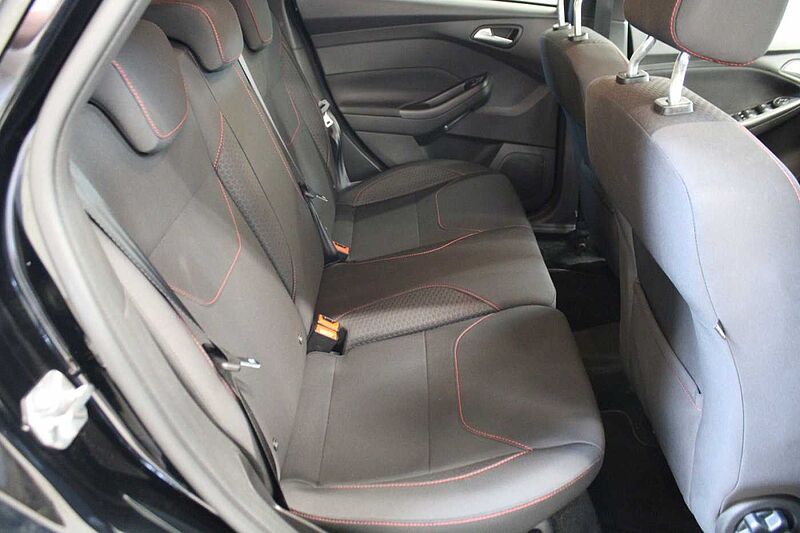 Ford Focus Lim. ST-Line 1.5l/NAVI/KAMERA/SHZ/PDC/TEMP