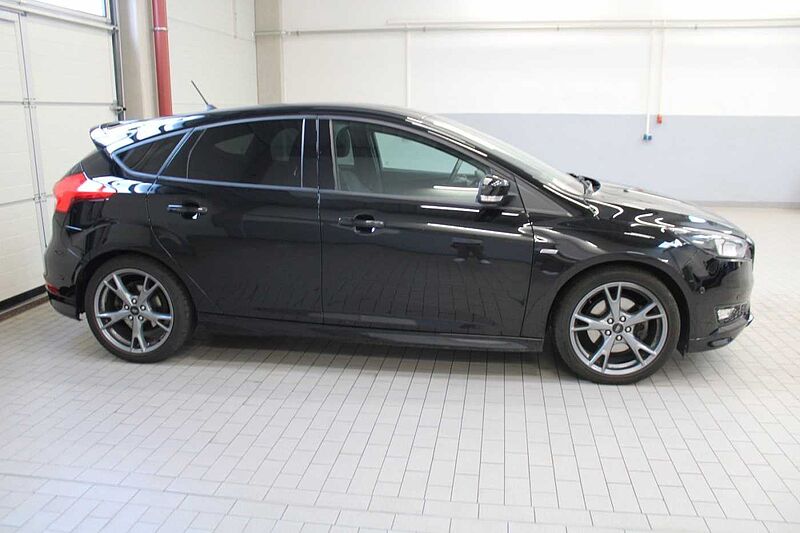 Ford Focus Lim. ST-Line 1.5l/NAVI/KAMERA/SHZ/PDC/TEMP