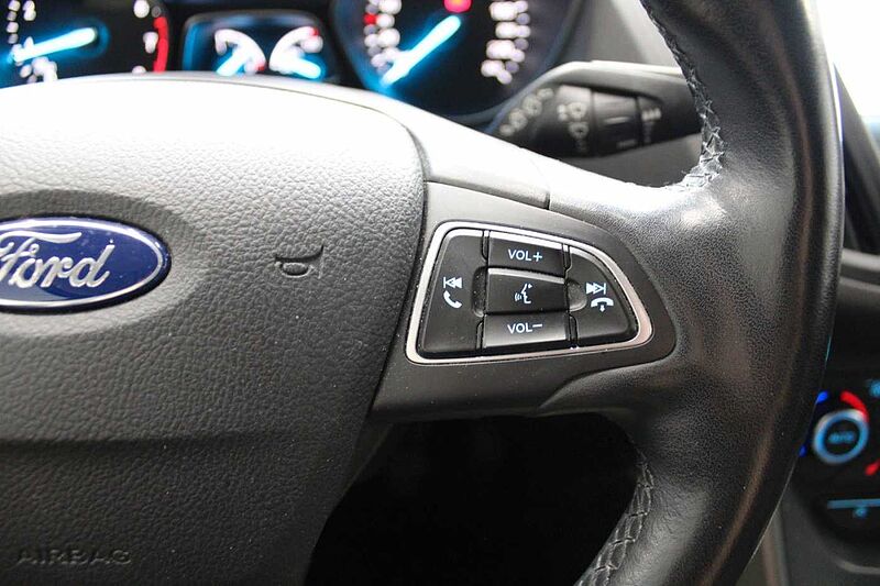 Ford Kuga Cool & Connect 1.5l/NAVI/AHK/PDC/LMR/SHZ/