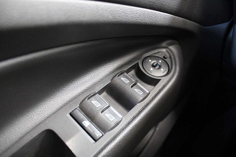 Ford Kuga Cool & Connect 1.5l/NAVI/AHK/PDC/LMR/SHZ/