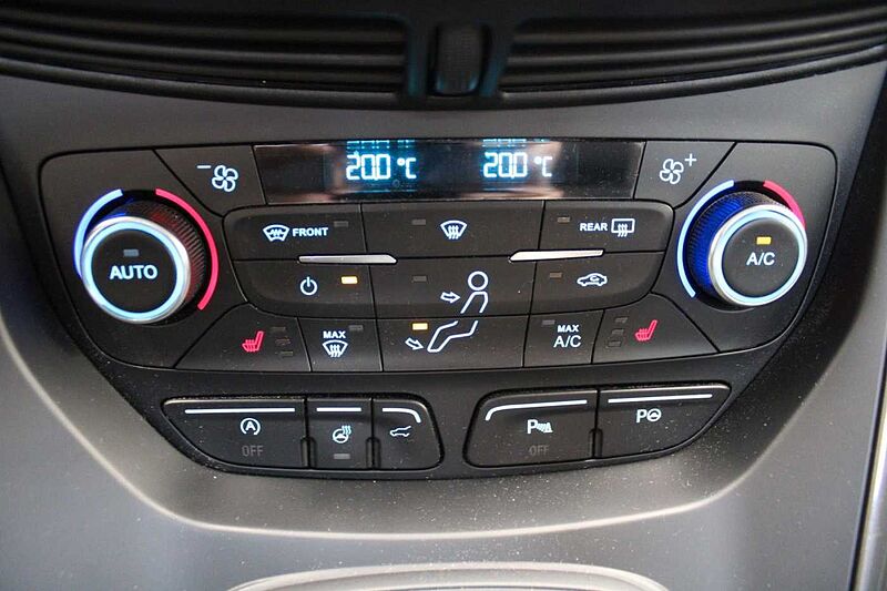 Ford Kuga Vignale 2.0l Auto. /ACC/KAMERA/PANO/MEMORY/