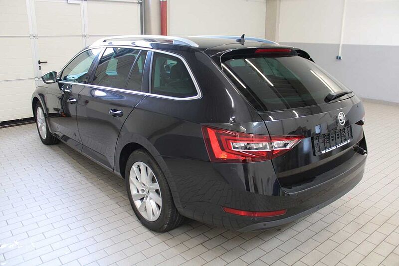 SKODA Superb Combi Style 2.0l TDI Auto. /NAVI/ACC/AHK