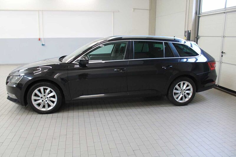 SKODA Superb Combi Style 2.0l TDI Auto. /NAVI/ACC/AHK