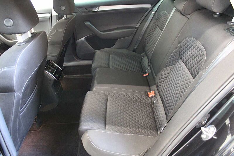 SKODA Superb Combi Style 2.0l TDI Auto. /NAVI/ACC/AHK